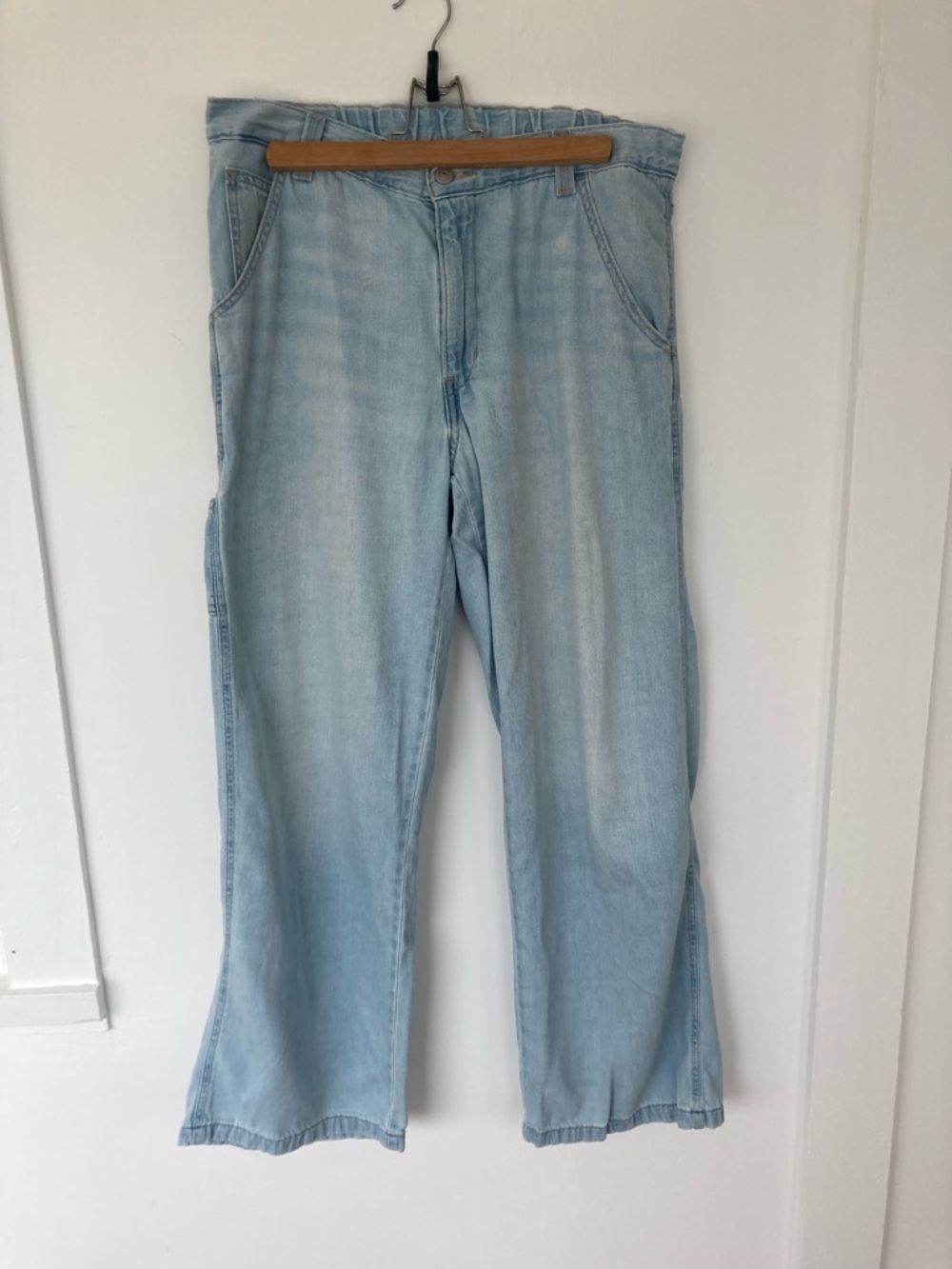 Levi's featherweight carpenter jeans